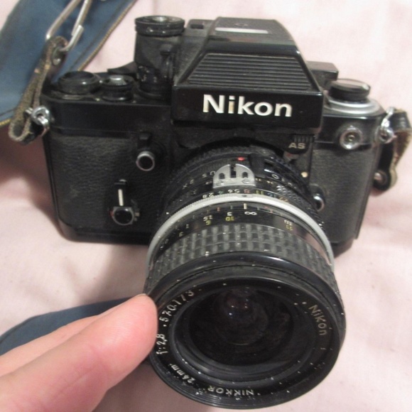 Nikon F2AS 35 mm SLR Film Camera w/28 mm Lens - Picture 5 of 10